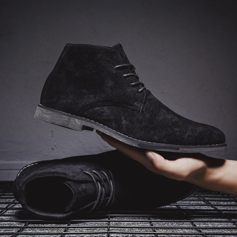 Aron - Classic boots with lace-up design