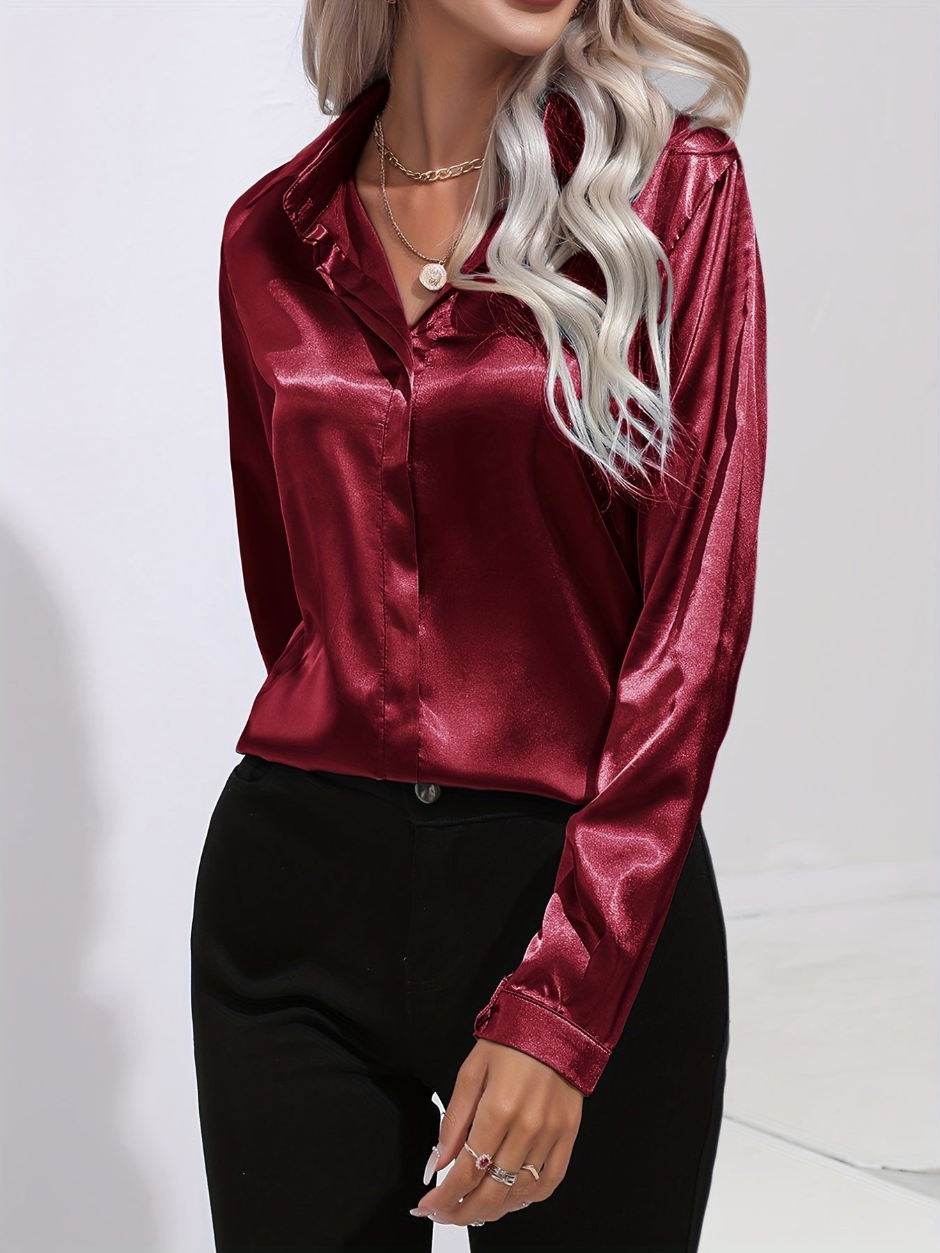 Leona - Camicetta casual in raso con lucentezza raffinata