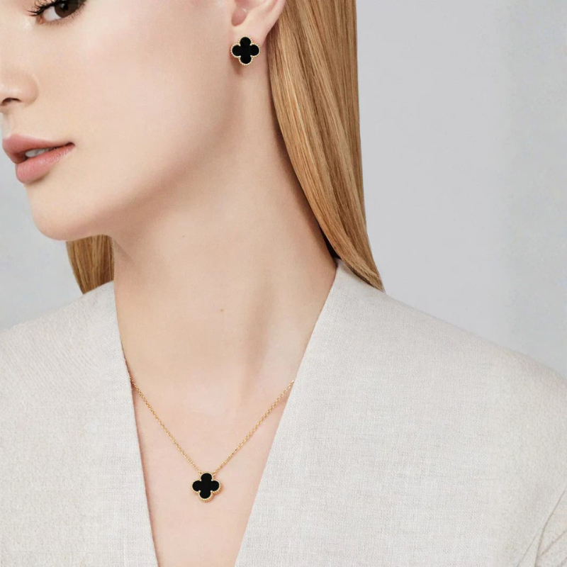 Set di gioielli da donna con design floreale