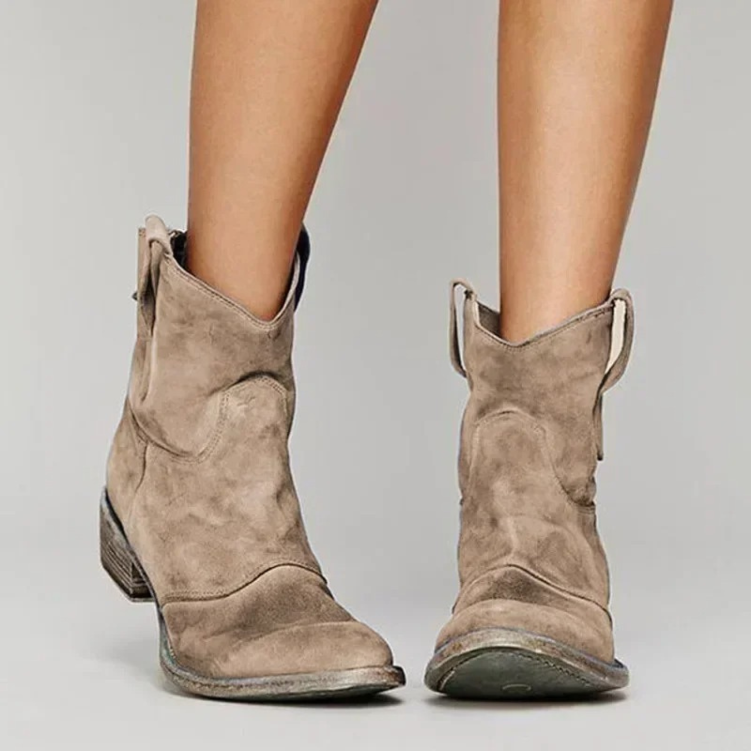 Liva - Trendy ankle boots with anti-slip capability