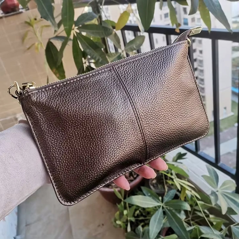 Lauren – Handbag with Buckle Strap and Zipper Pockets