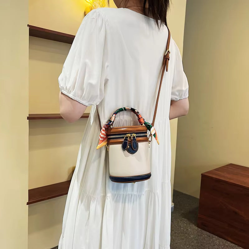 Bonnie – Large Capacity Bucket Bag with Adjustable Strap