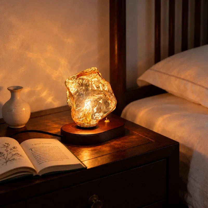 Amberoak - Lampa stołowa z bursztynowym kloszem i dębową podstawą