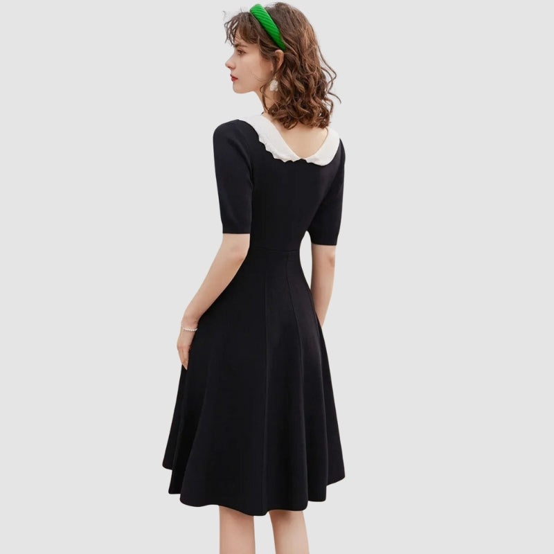 Amelia – Rochie cu guler contrastant, tiv evazat și mâneci bufante