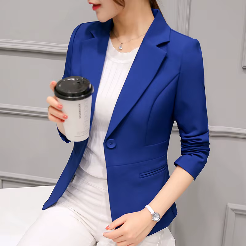 Anna – Blazer longueur cheville avec col à revers et fermeture à boutons