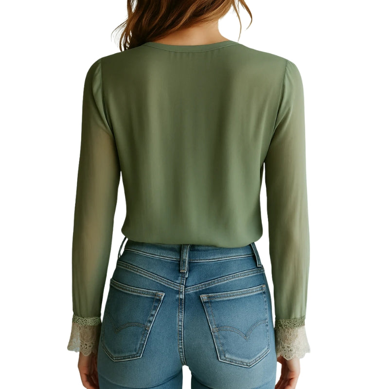 Hazel – Lightweight Floral Blouse with V-Neck and Long Sleeves