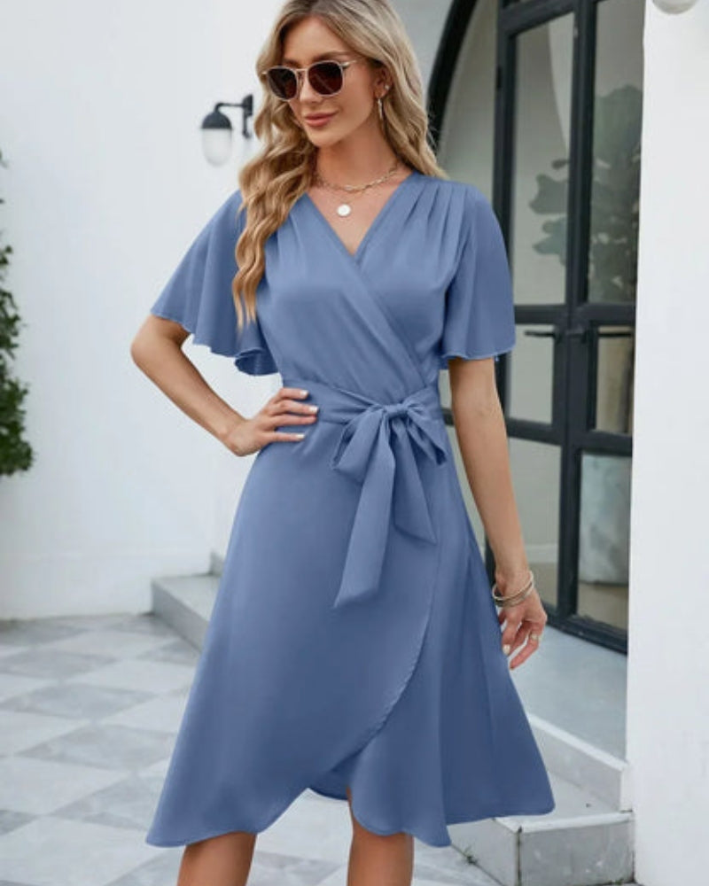 Noelia – Elegant wrap midi dress with short sleeves and flattering V-neck