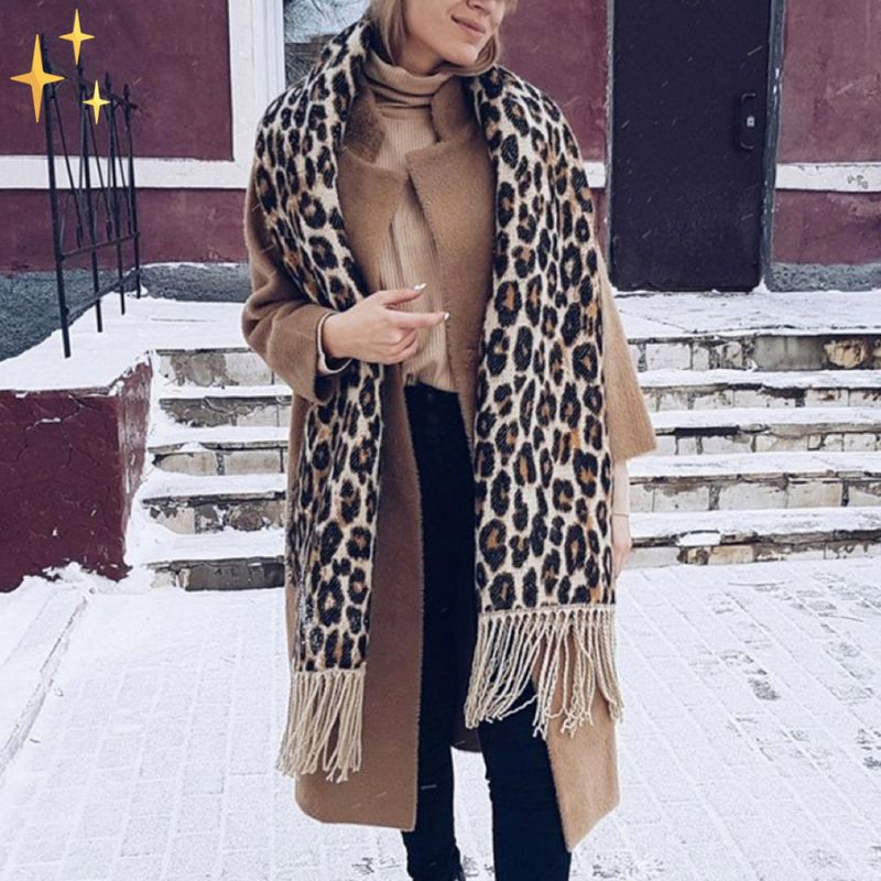 Knitted Leopard Print Scarf