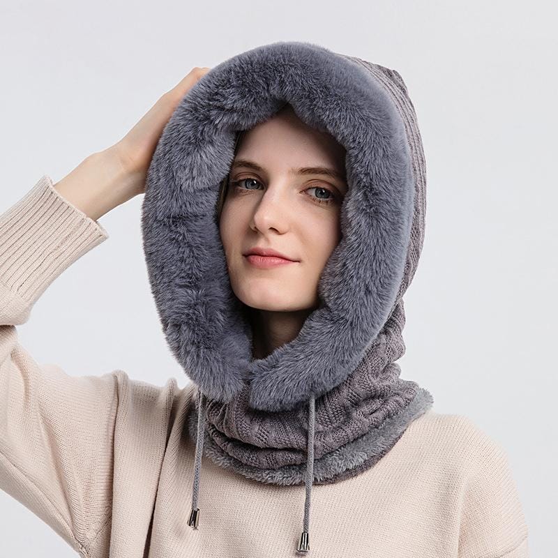 Olivia - Stylish and warm knitted winter set with hood