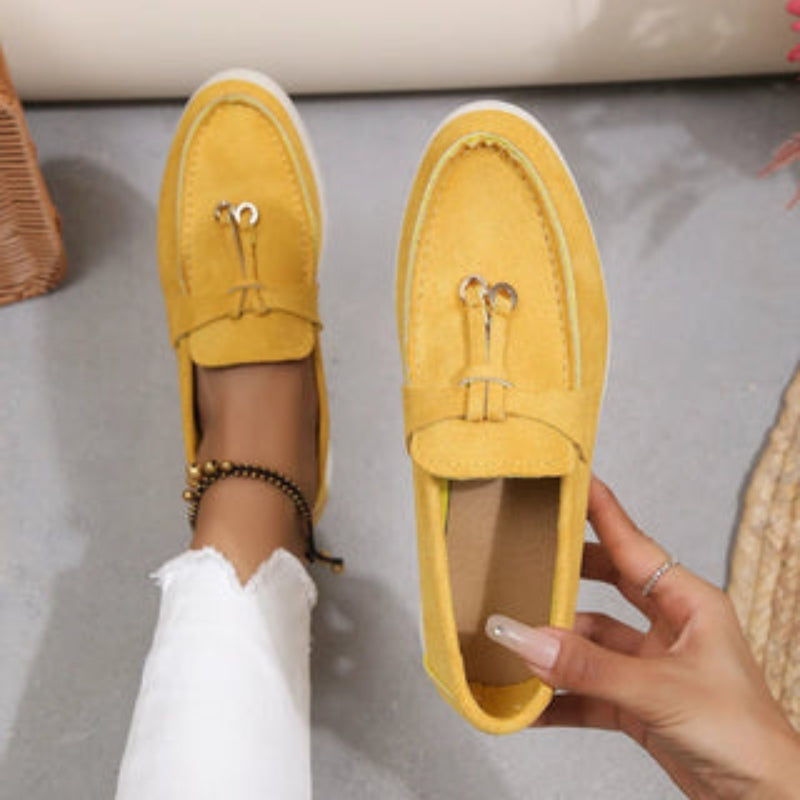 Tasha – Classic casual loafers with rounded front and neat decorative band