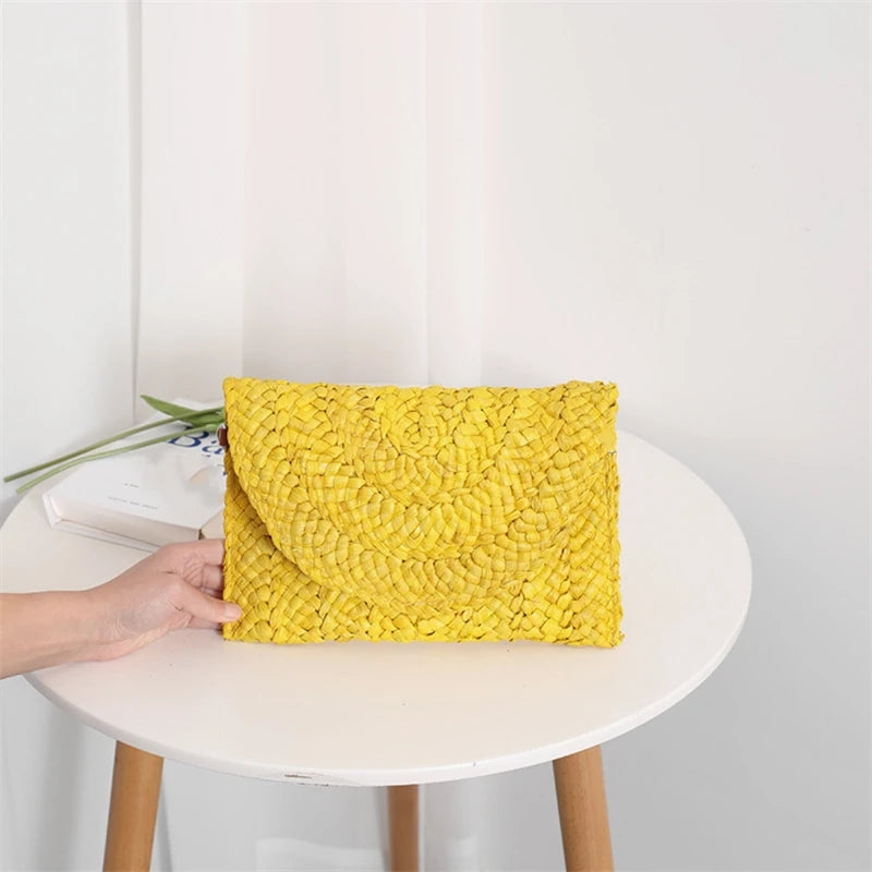 Janice – Geantă de mână cu clapetă și design dreptunghiular