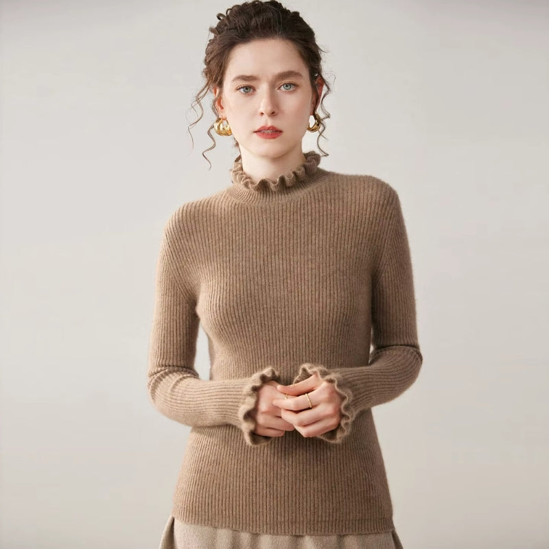 Rosalie - Dopasowany sweter z falbanami na rękawach i wzorem w paski