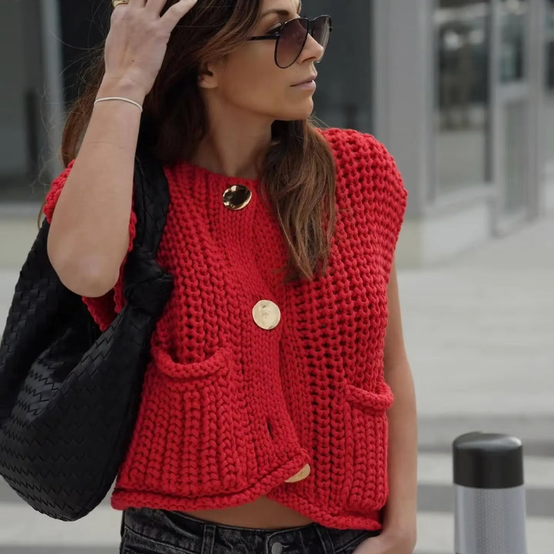 Brooklyn - Sleeveless cardigan with button front