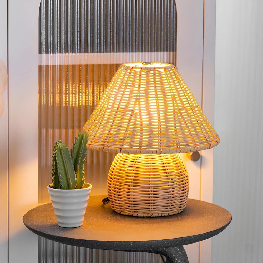 Bambora - Lampada da tavolo in bambù intrecciato alimentata tramite USB