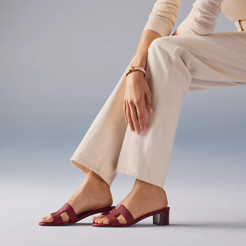 Sandali da donna con tacco quadrato e design slip-on