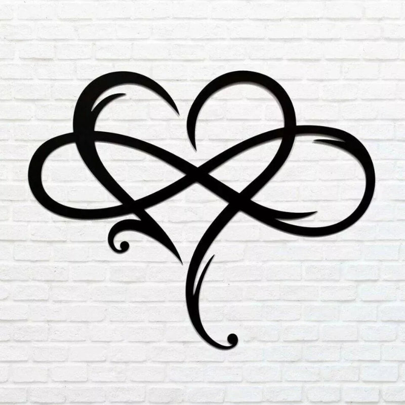 HeartCraft – Wall Decoration with Heart-Shaped Design