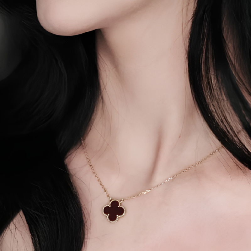 Set di gioielli da donna con design floreale
