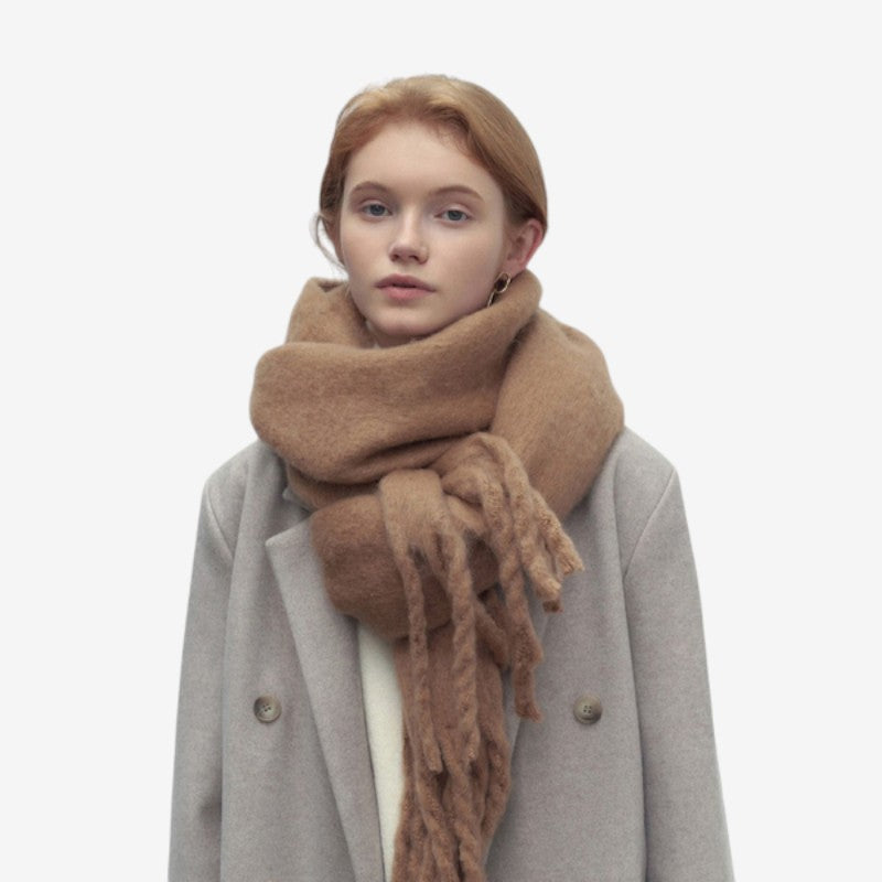 Zoe – Large Scarf with Decorative Tassel Design