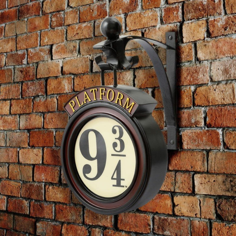 GlowSign – Illuminated platform lamp with iconic number display and magical wall accent