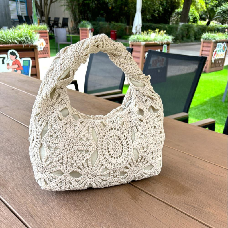 Elodie – Sac à main à motif ajouré avec poignée et fermeture éclair