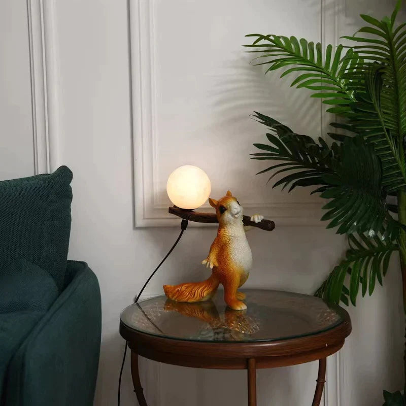 GlowTail – Lumină de noapte LED mini veveriță pentru decorul casei