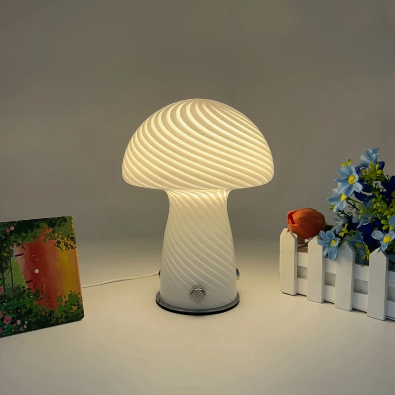MushGlow – Lampa stołowa LED z motywem grzyba do wnętrz