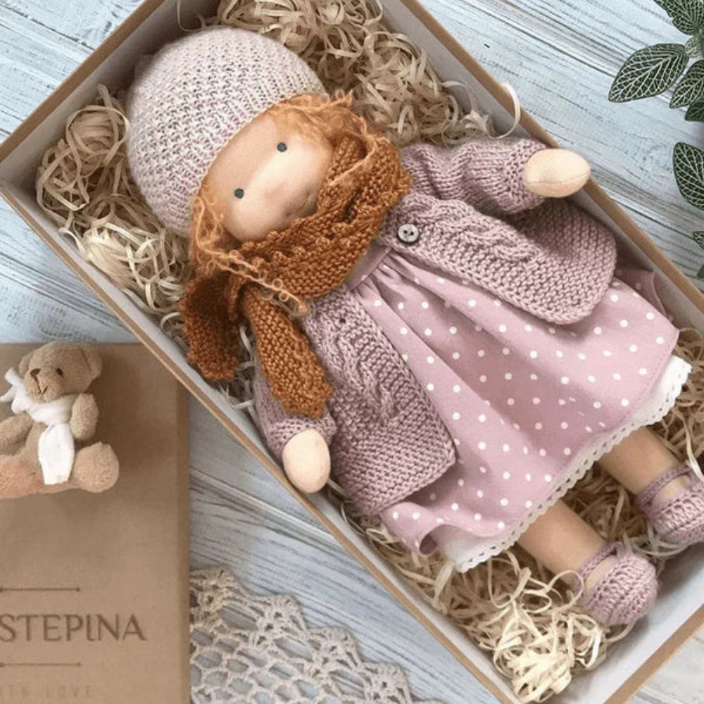 SoftWhisper – Păpușă lucrată manual pentru jocuri imaginative și dezvoltare creativă