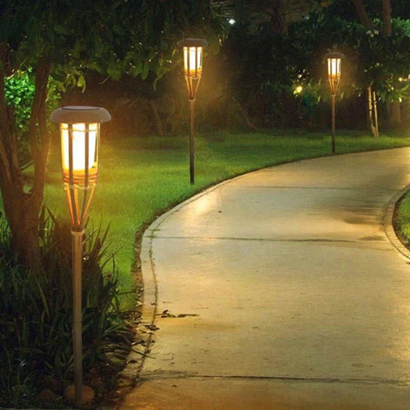 SunFlare – Zestaw 5 lamp słonecznych w stylu pochodni z efektem płomienia LED i odporną na warunki atmosferyczne konstrukcją