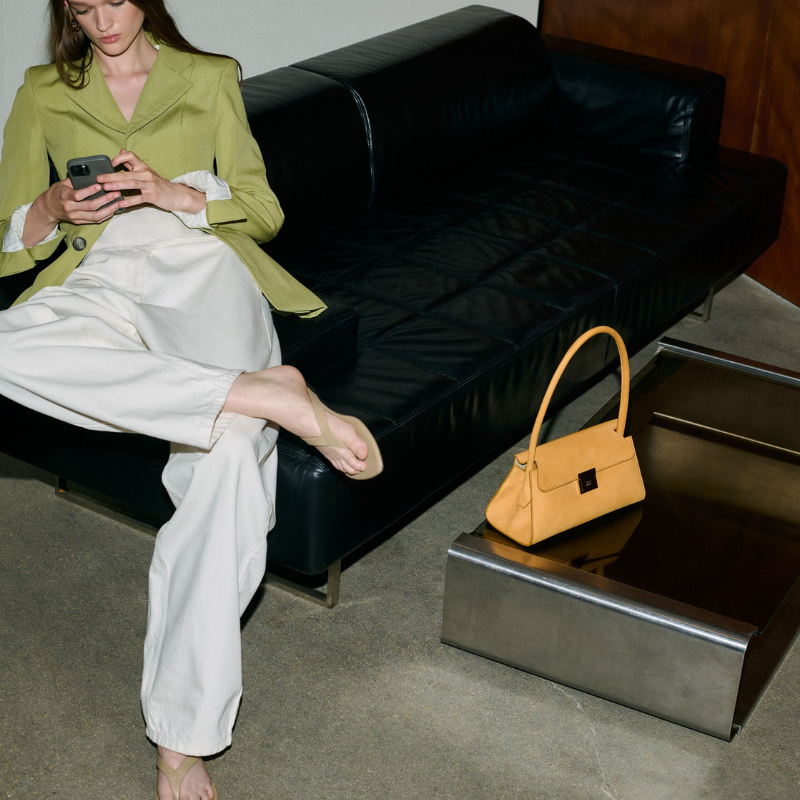 Sandali infradito da donna con design slip-on