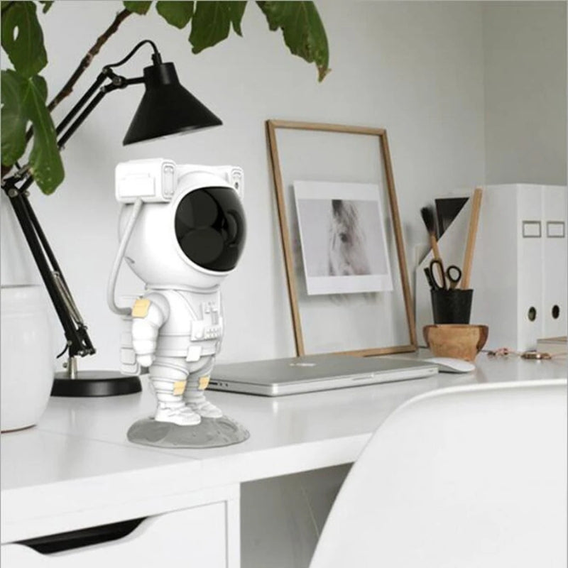 StarVoyager – Projecteur LED d'Étoiles avec Design Inspiré de l'Astronaute