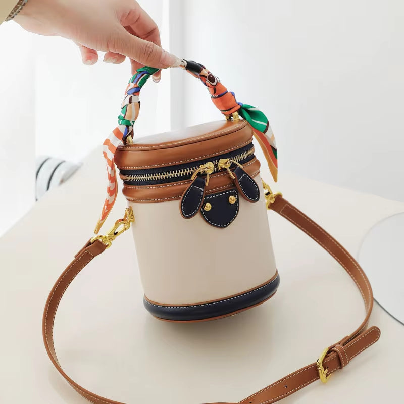 Bonnie – Large Capacity Bucket Bag with Adjustable Strap