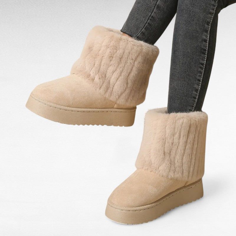 Women’s ankle boots with striped non-slip soles
