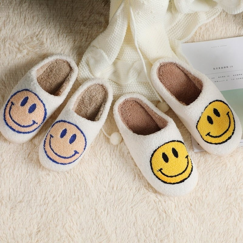 Violet – Slippers with Round Toe and Slip-On Design