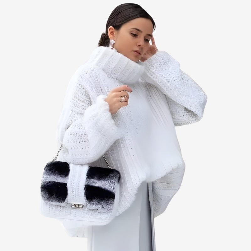 Chloe - Oversize’owy sweter z długim rękawem i golfem