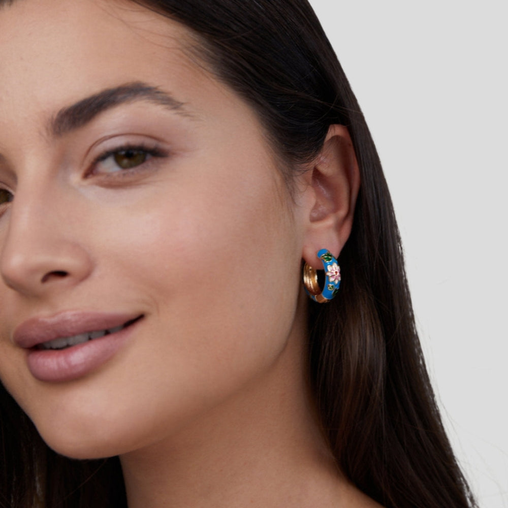 Fiona - Delicate hoop earrings with vibrant floral details and round design