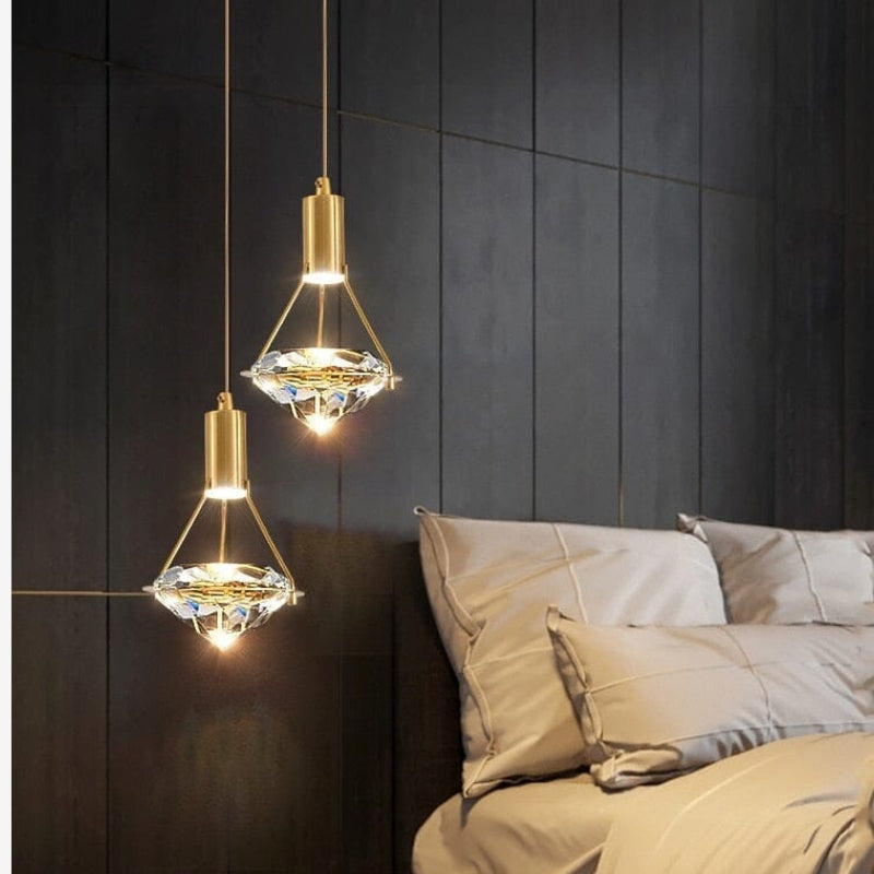 LuxeBeam – Lampă suspendată LED cu design inspirat de diamant pentru iluminat interior