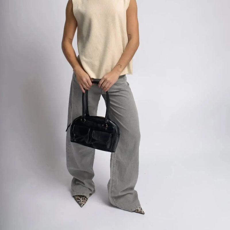 Damska torebka na ramię z długim paskiem