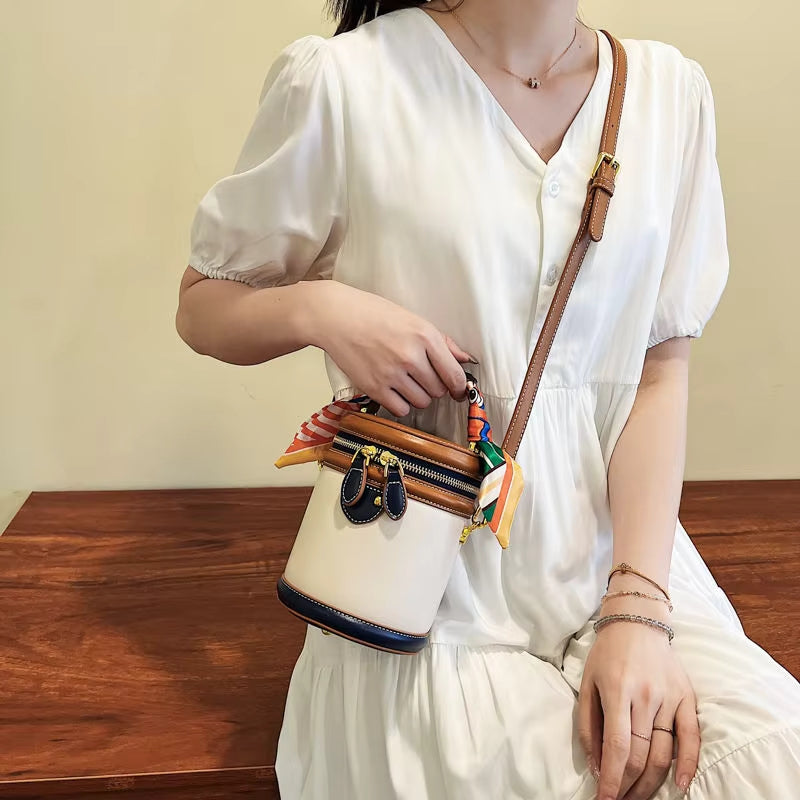 Bonnie – Large Capacity Bucket Bag with Adjustable Strap