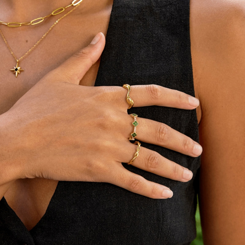 Jayla – Trendy wavy open ring with modern silhouette and sculpted minimalist design