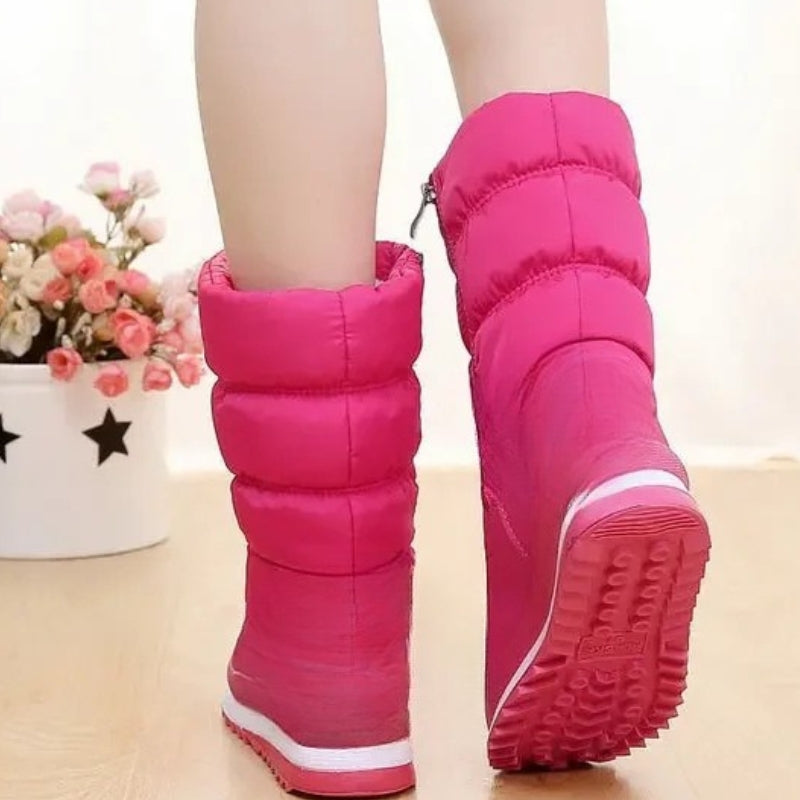 Adriana – Non-Slip Boots with Round Toe and Lace-Up Closure