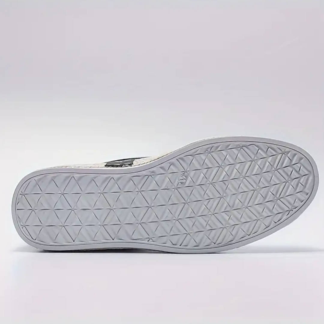 Aiden - Pantofi slip-on cu partea superioară texturată și talpă robustă