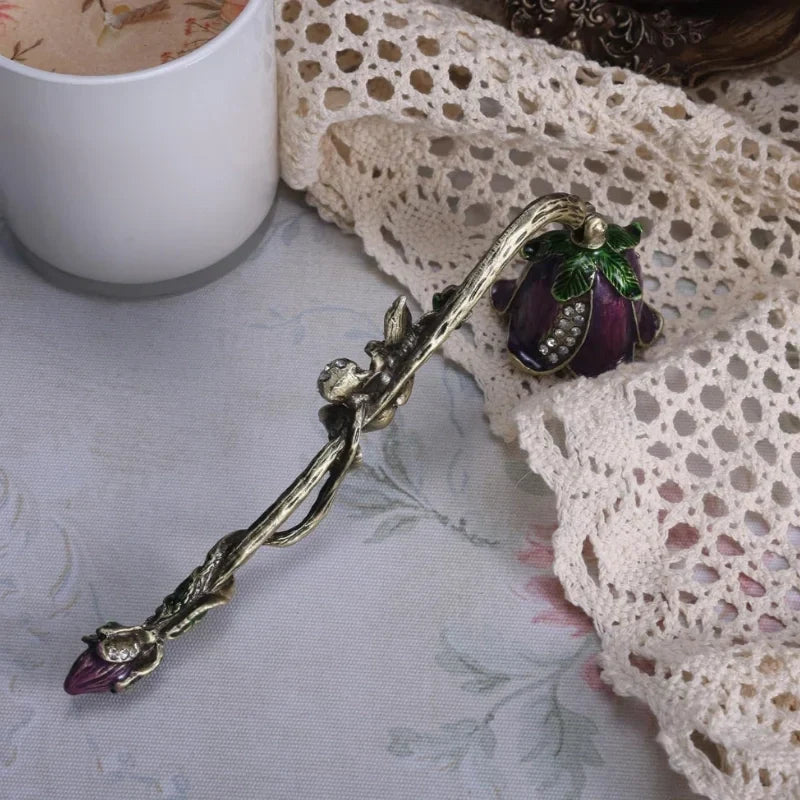 BloomSnuffer - Candle Snuffer With Floral Motifs