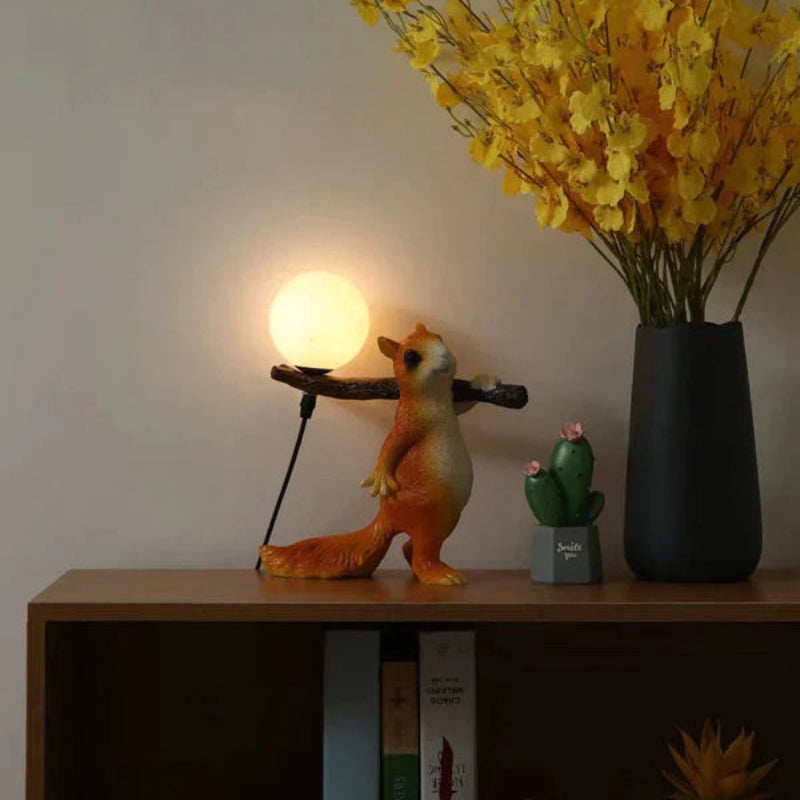 GlowTail – Lumină de noapte LED mini veveriță pentru decorul casei
