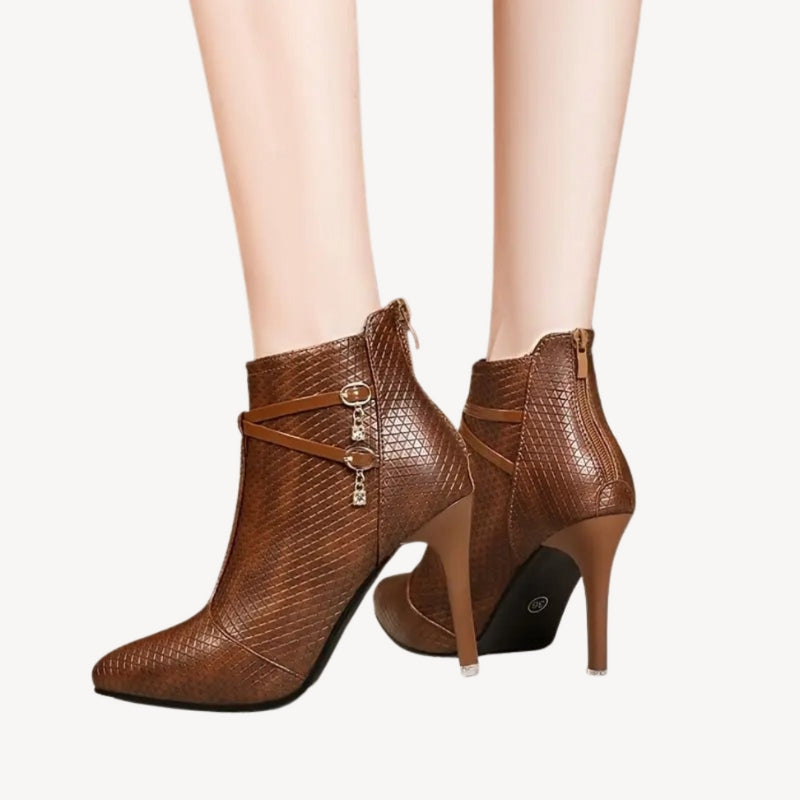 Mila – Elegant ankle boots with side zipper