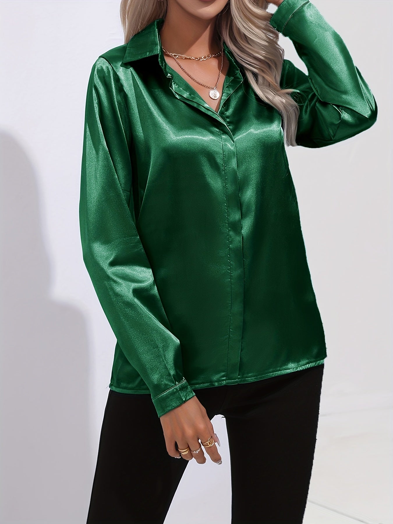 Leona - Camicetta casual in raso con lucentezza raffinata