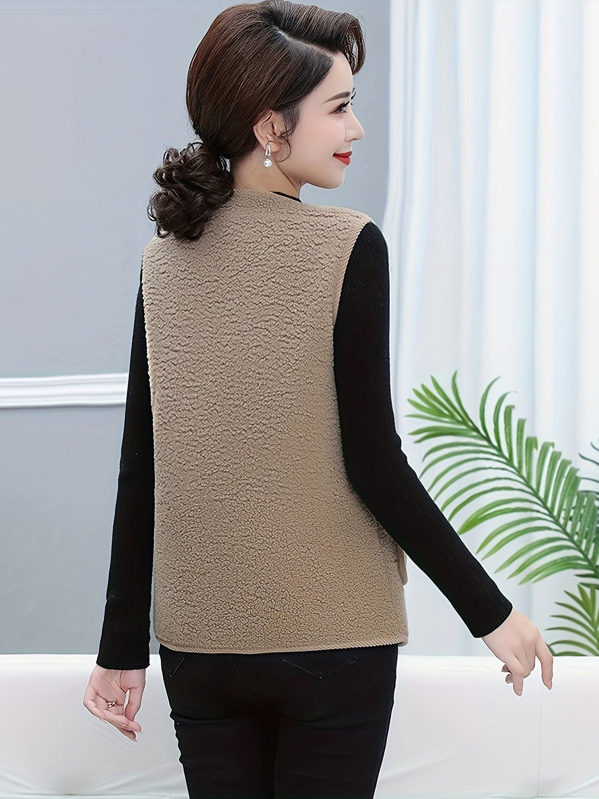 WarmLayer – Zateplená vesta bez rukávů s fleecovou podšívkou a výstřihem do V