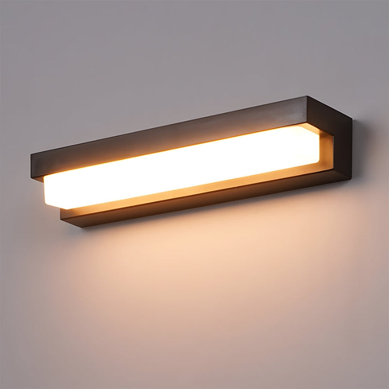 BrightLine – Rectangular Outdoor Wall Lamp with Sleek Design