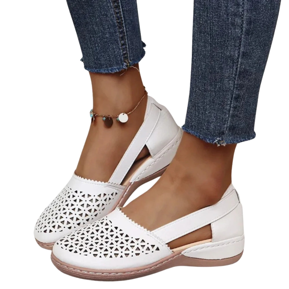 Kylie - Chaussures compensées avec découpe et bout rond