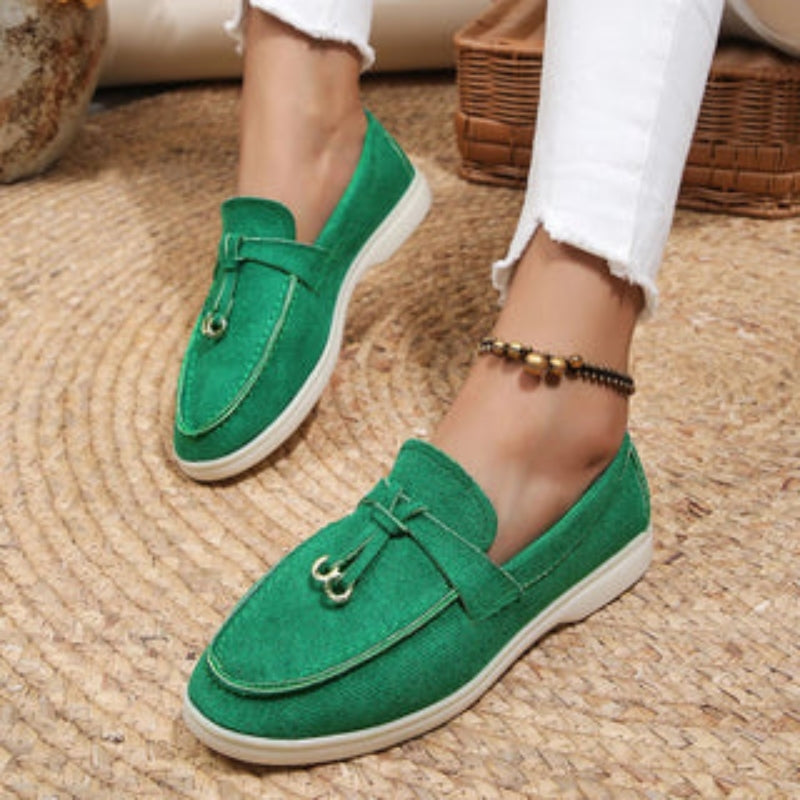 Tasha – Classic casual loafers with rounded front and neat decorative band