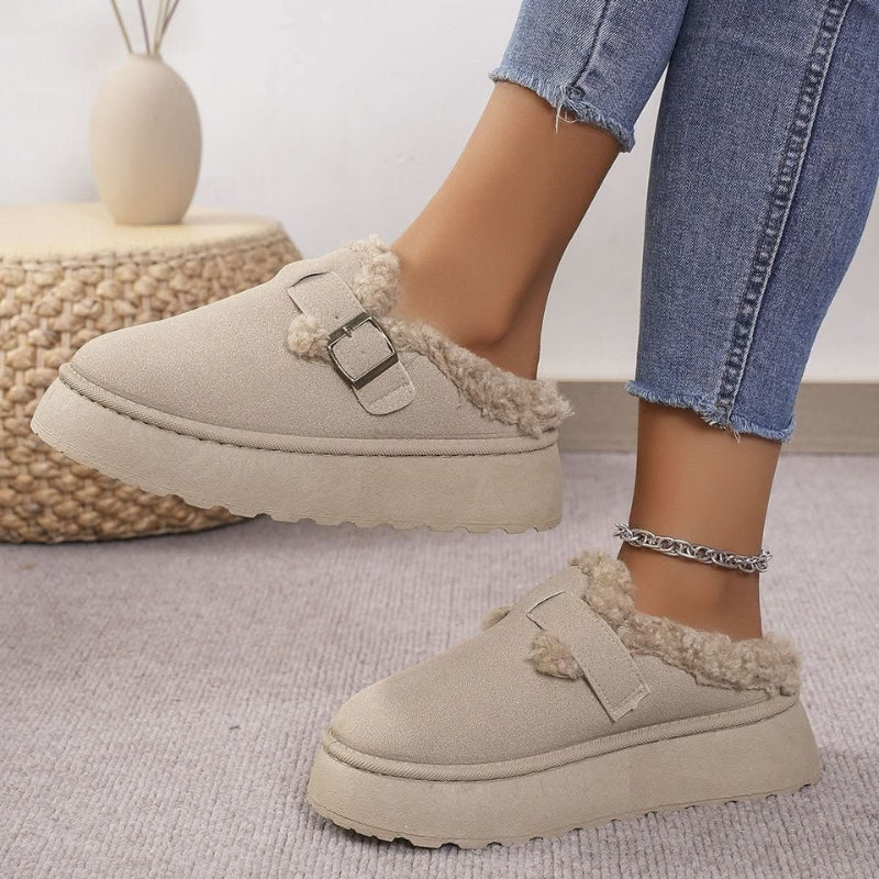 Rianne – Slip-On Slipper with Round Toe and Non-Slip Design